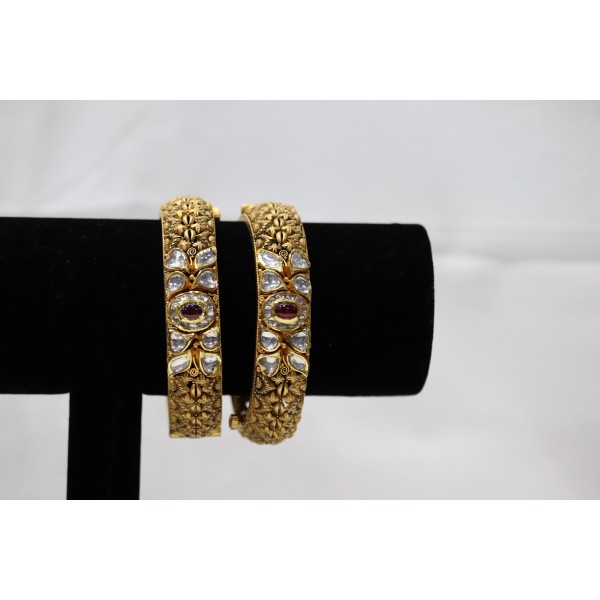 22k Antique Yellow Gold Bangles Set with Ruby & Kundan