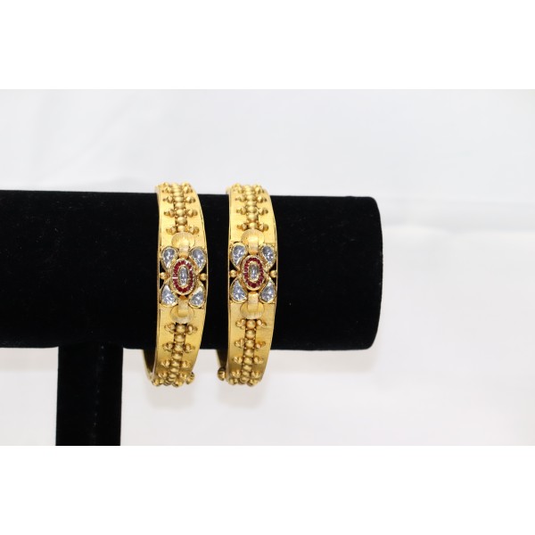 22k Antique Yellow Gold Bangles Set with Ruby & Kundan