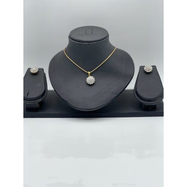 18k Yellow Gold Small Diamond Necklace Set 