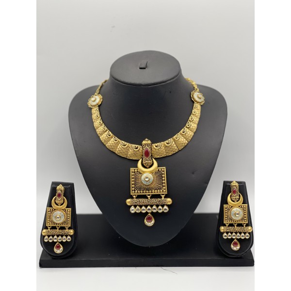 22k Yellow Gold Antique Necklace Set with Kundan and Enamel